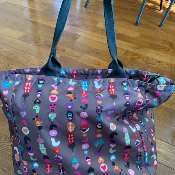 Le Sportsac Russia Theme Print Zipper Tote bag. NEW - Picture 2 of 7